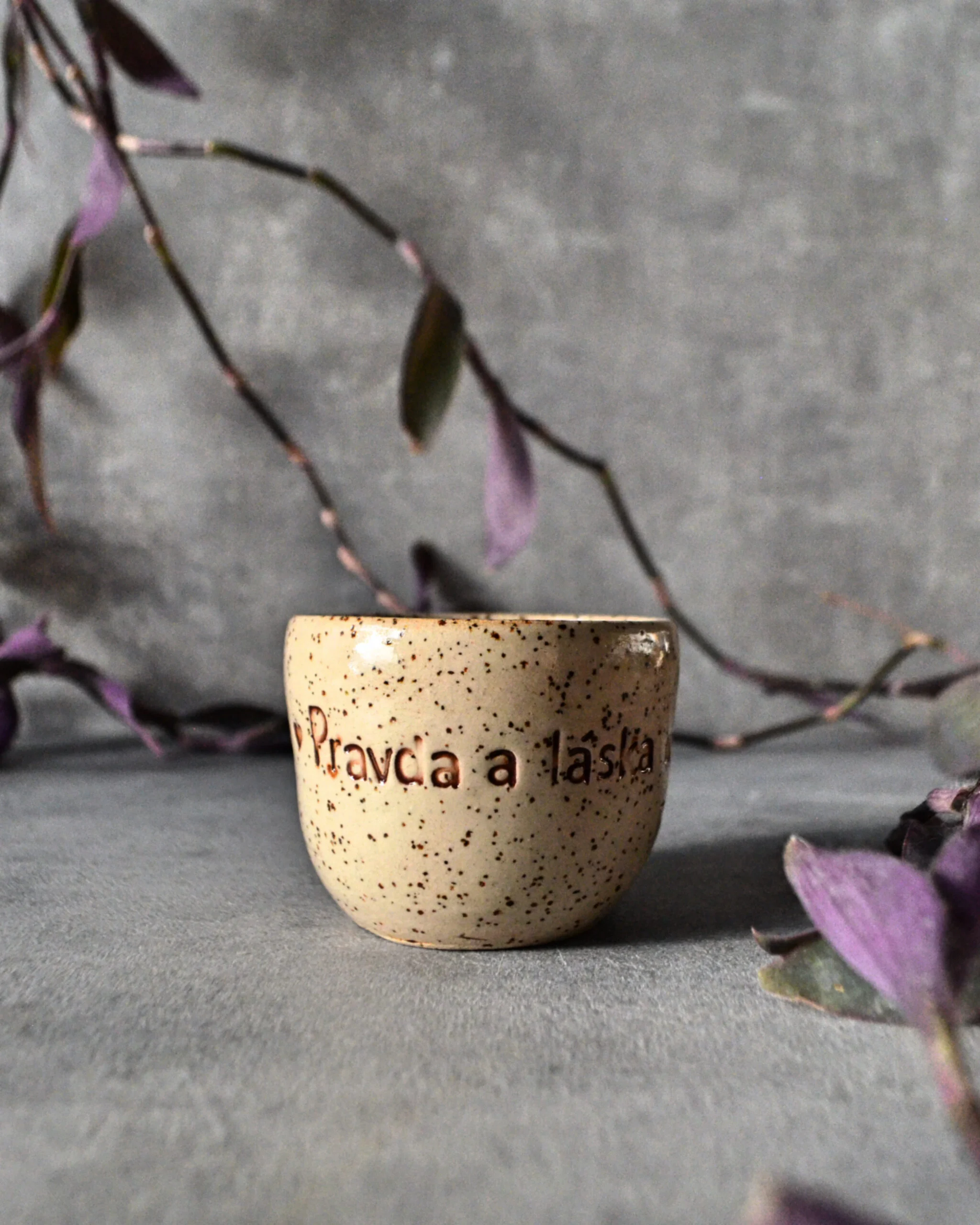 Cappuccino šálka bez uška "Pravda a láska"